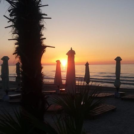 Frontal View By Twin Residence Mamaia Buitenkant foto
